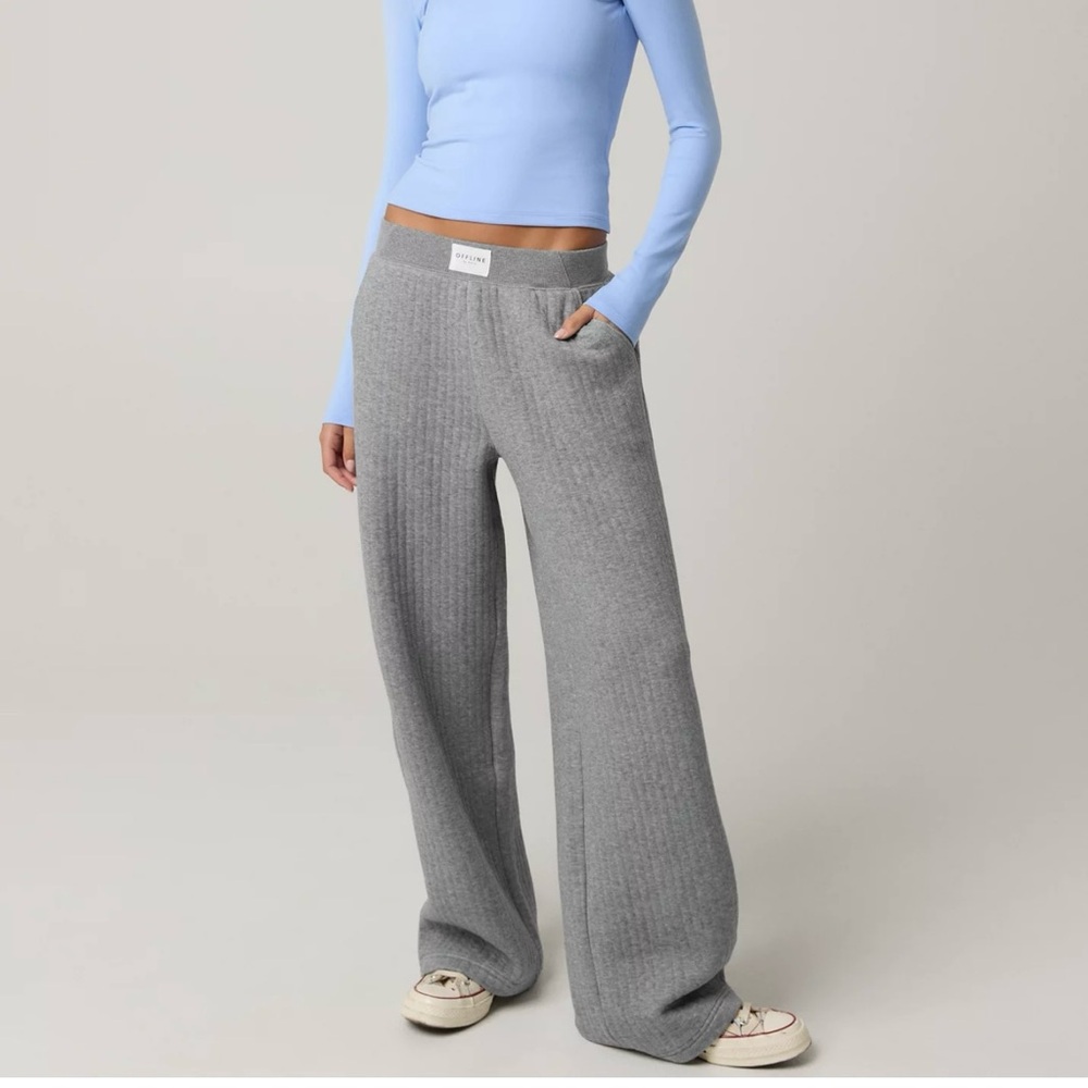 NWT: OFFLINE Viral Coffee Run.  by Aerie Gray Trousers